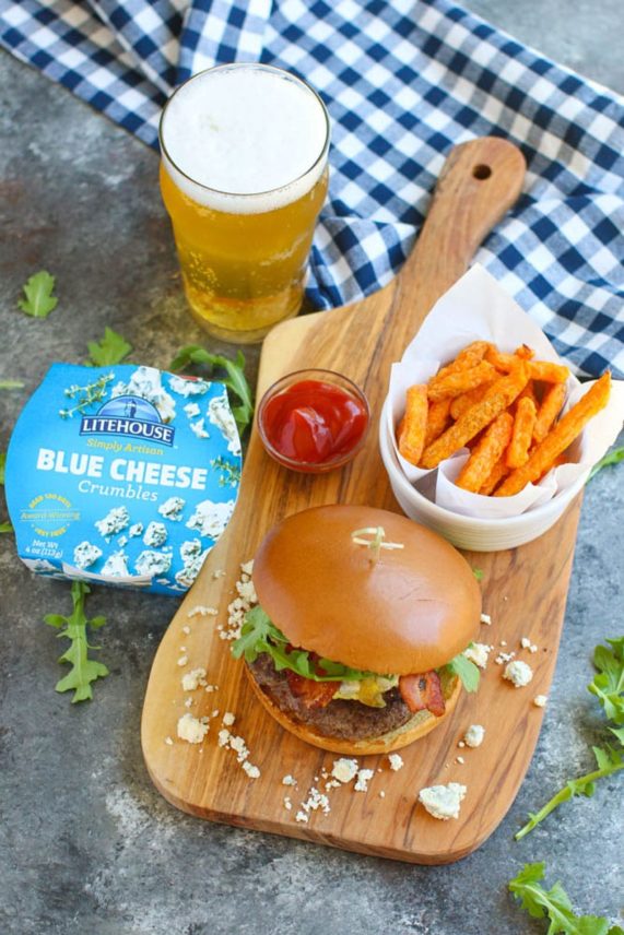 Bacon and Blue Cheese Burger with Simply Artisan Blue Cheese Crumbles