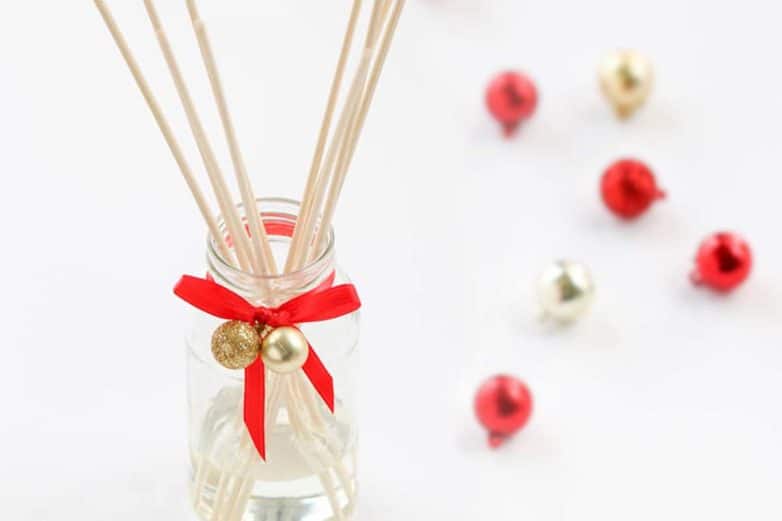 Homemade Scent Diffuser with Holiday Decorations